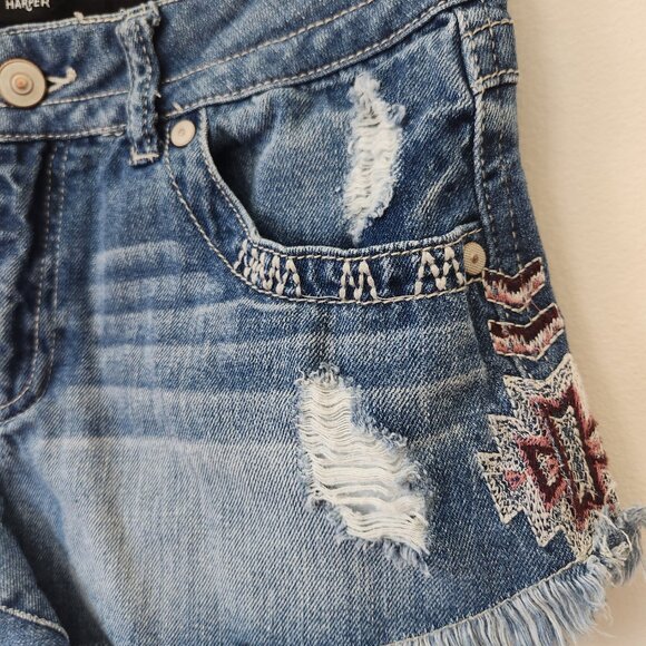 Harper Shorts Women Denim Distressed Low Rise Frayed Embroidered Jeans Size 26 - Picture 5 of 10
